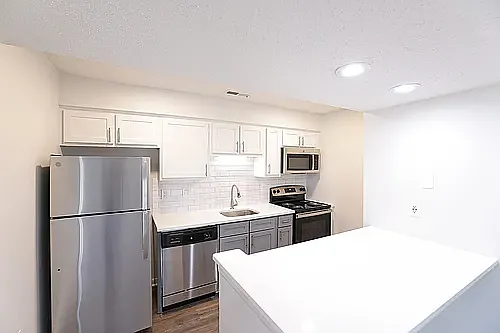 Windsor Apartments — Photo 17