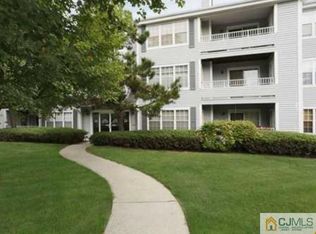 2603 Candlelight Ct #26, Helmetta, NJ 08828