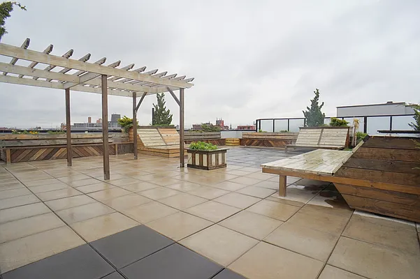 Rented by EXR | media 35