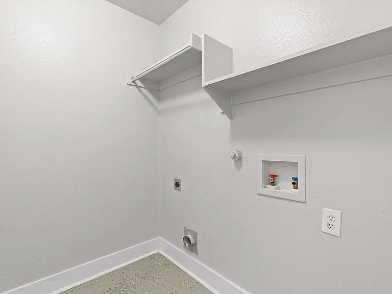 1300 Mallard Dr — Photo 19