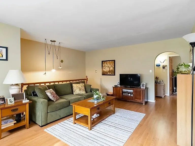 68-35 150th St #328B — Photo 1