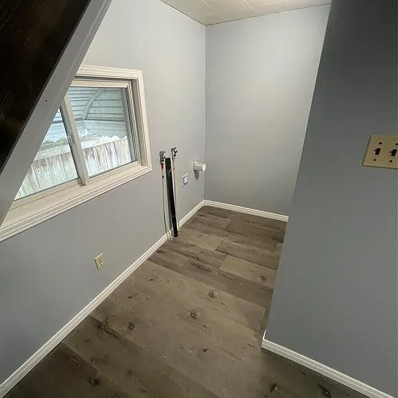 311 Queen St — Photo 15