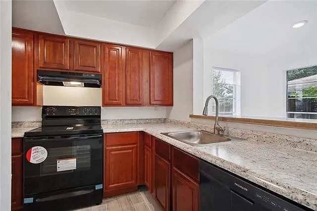424 Deckbar Ave #D — Photo 8
