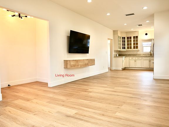 5th image of 1707 E Santa Ana St