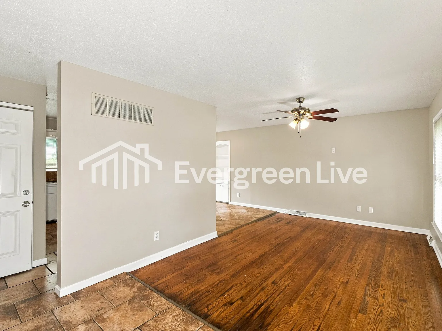 3 bed, 2.0 bath, 1236 sqft, $1,495 — Photo 2