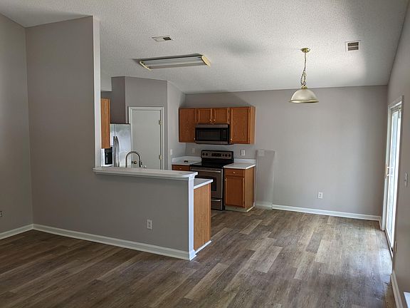 4th image of 8523 Tweedsmuir Glen Ln