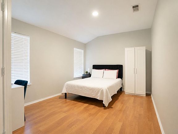 5th image of 6031 Lark Haven Ln