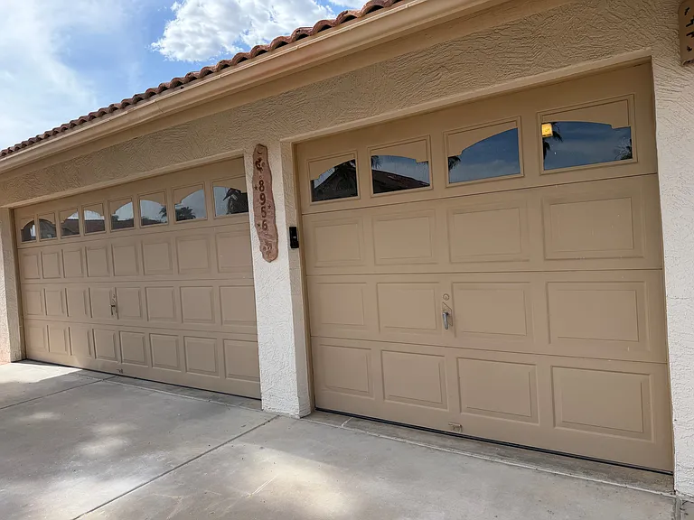 8956 E Voltaire Dr — Photo 2