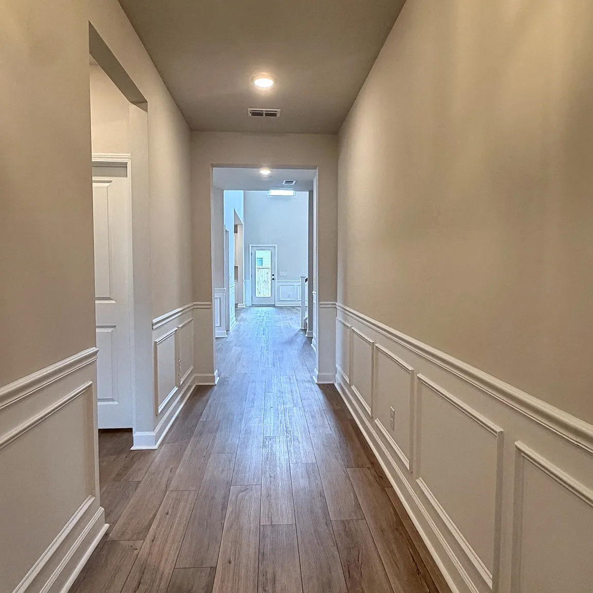5 bed, 3200 sqft, $3,600 — Photo 2