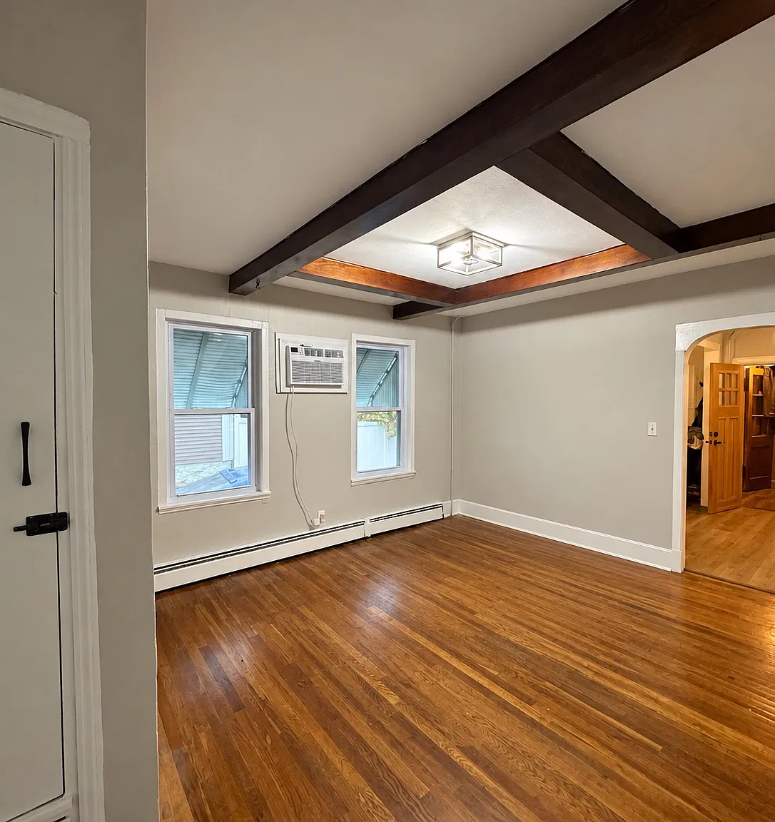 2 bed, 1100 sqft, $2,200 — Photo 2