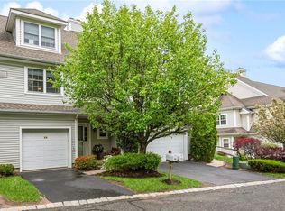 53 Underhill Dr, Pomona, NY 10970