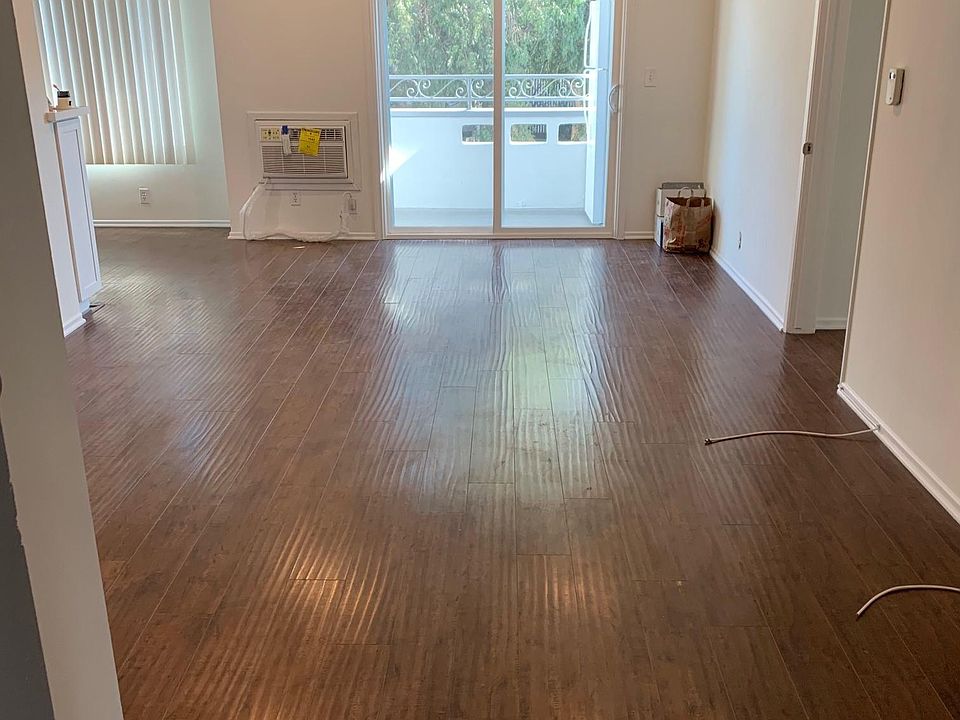 Walk in angle of living room/dining area