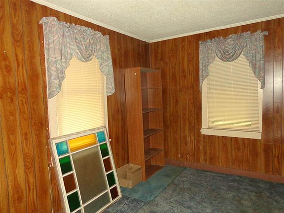 5th image of 114 Pearson St