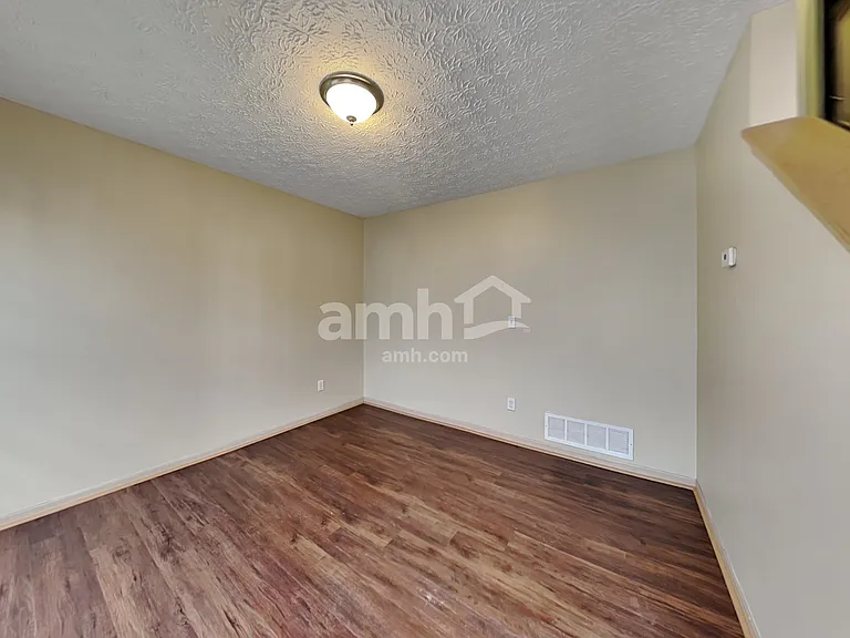 5563 Crenton Dr — Photo 7
