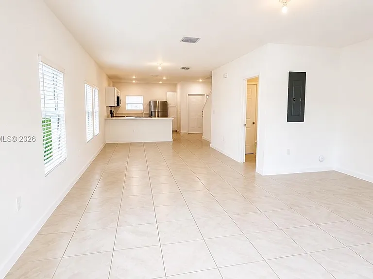 334 NE 1st Dr #334 — Photo 6