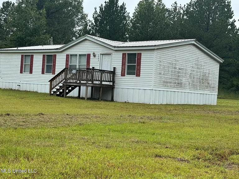 5575 Robin Wood Rd — Photo 2