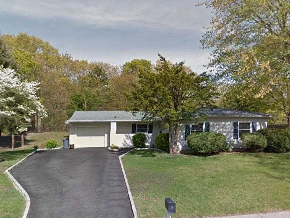 1st image of 19 College Hills Dr