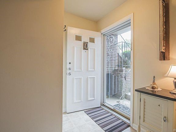 2nd image of 1509 Front Royal Dr #B