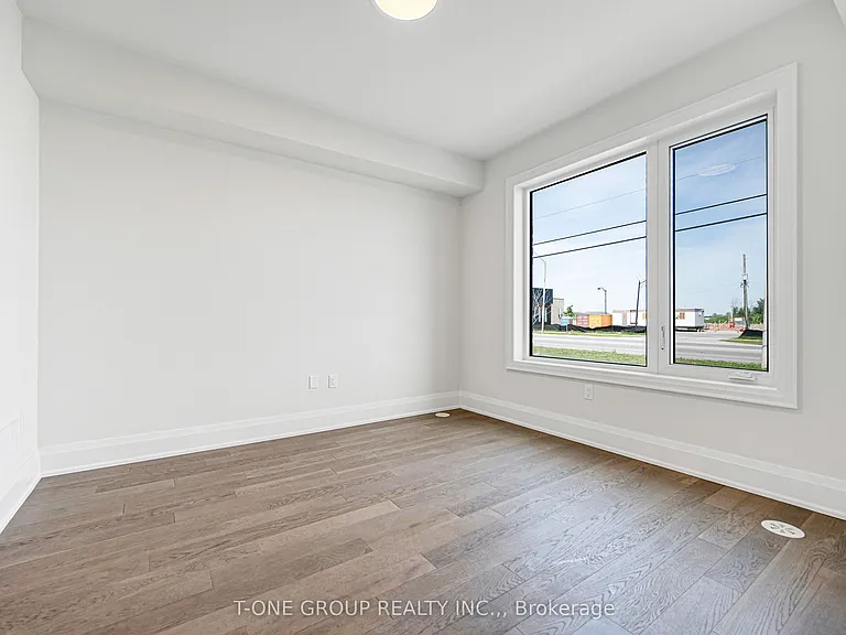 106 Grimsby Ln — Photo 8