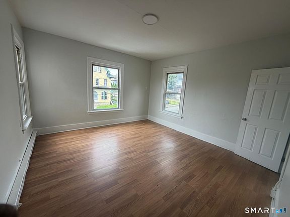 5th image of 144 Prospect St APT 3