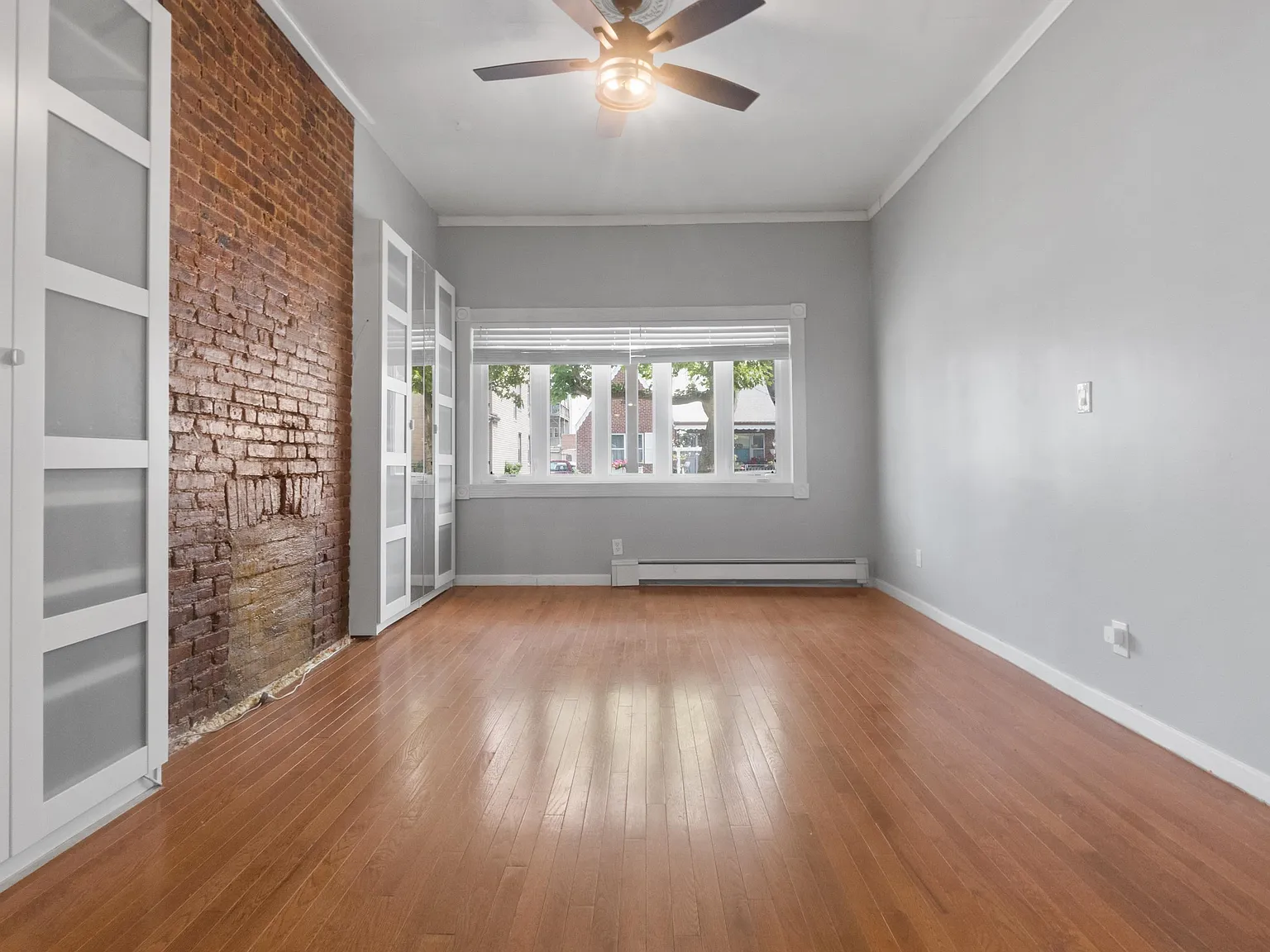 3 bed, 2.0 bath, 1300 sqft, $3,350 — Photo 3