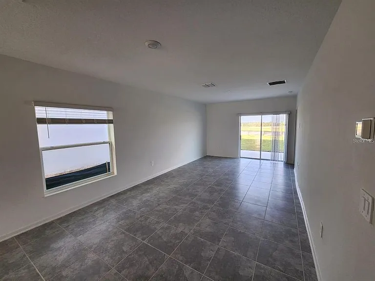 2713 Runners Cir — Photo 8