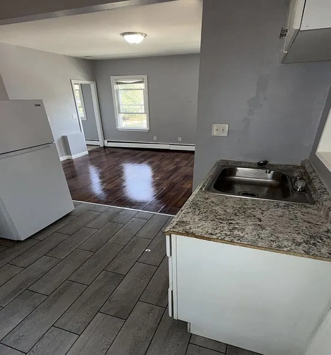 2 bed, 800 sqft, $1,595 — Photo 2