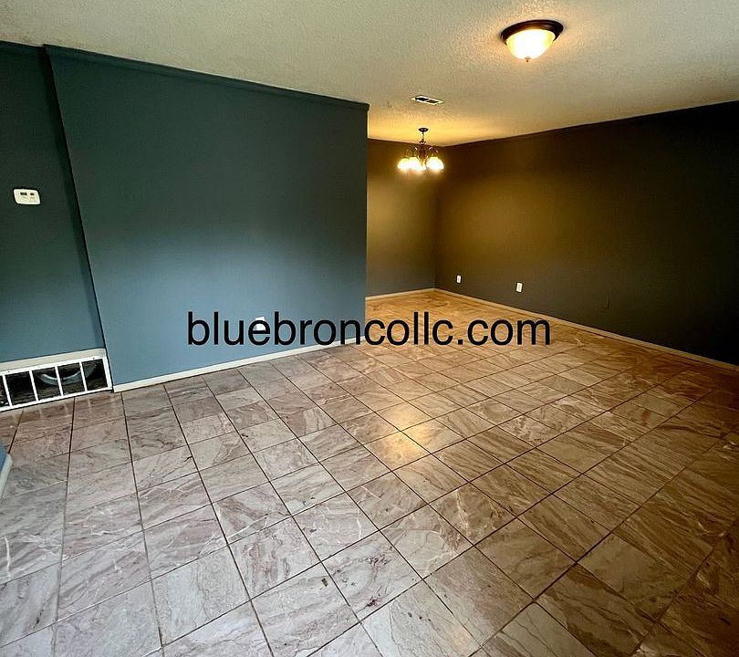 1st image of 2618 N 64th Ter