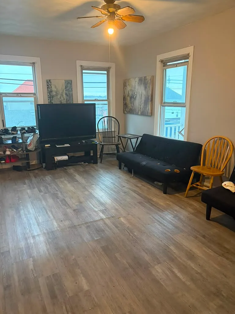 3 bed, 1250 sqft, $1,780 — Photo 4