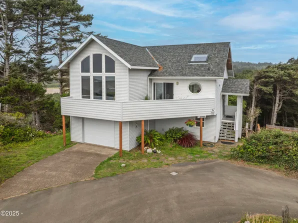 12999 NW Blackberry Ln, Seal Rock, OR 97376