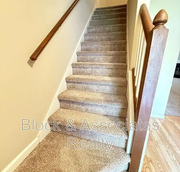 120 Greenmont Ln — Photo 10