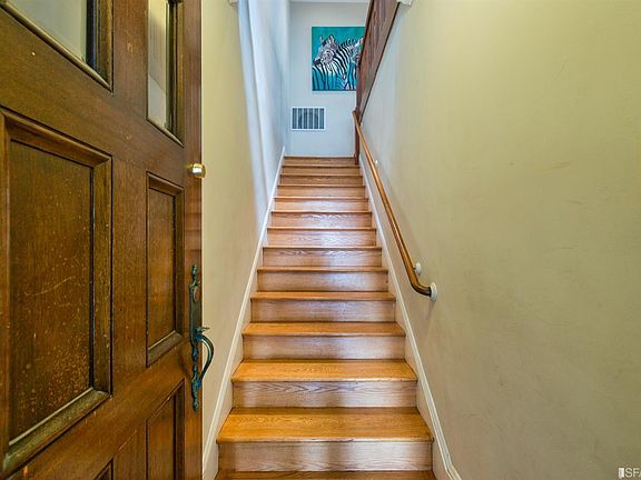 2nd image of 882 31st Ave