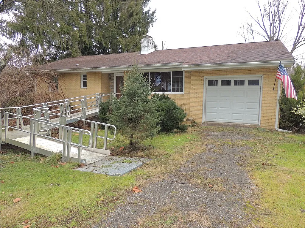 137 Main Ave photo 1