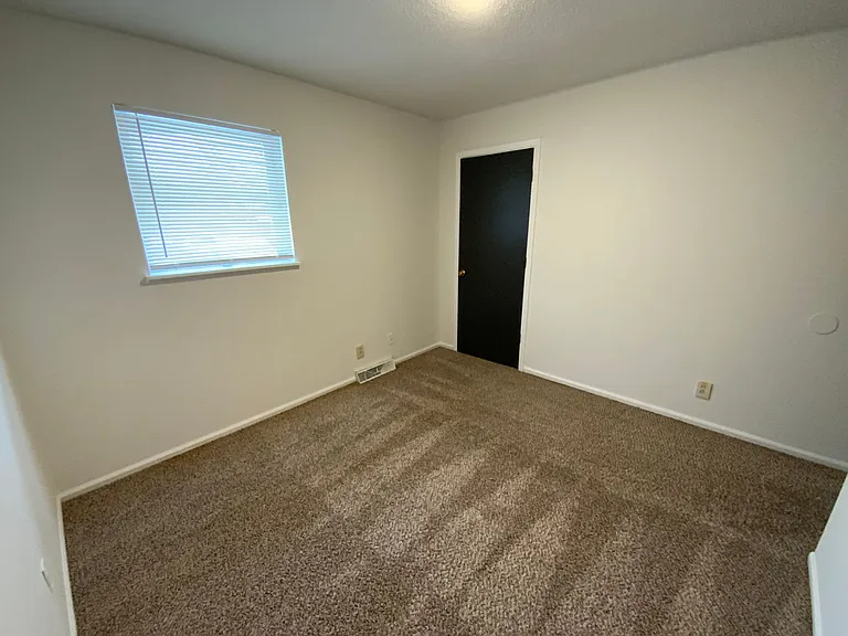 560 N East Park Ln — Photo 19