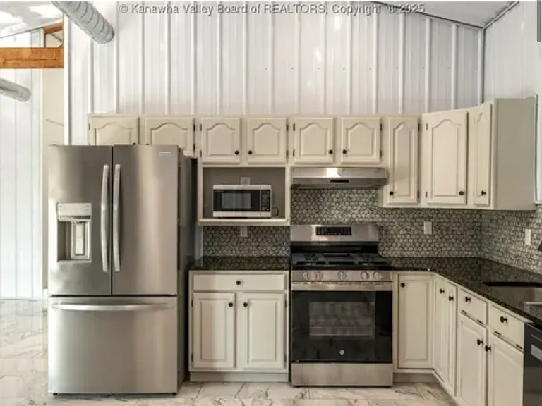 101 Scenic Dr — Photo 2