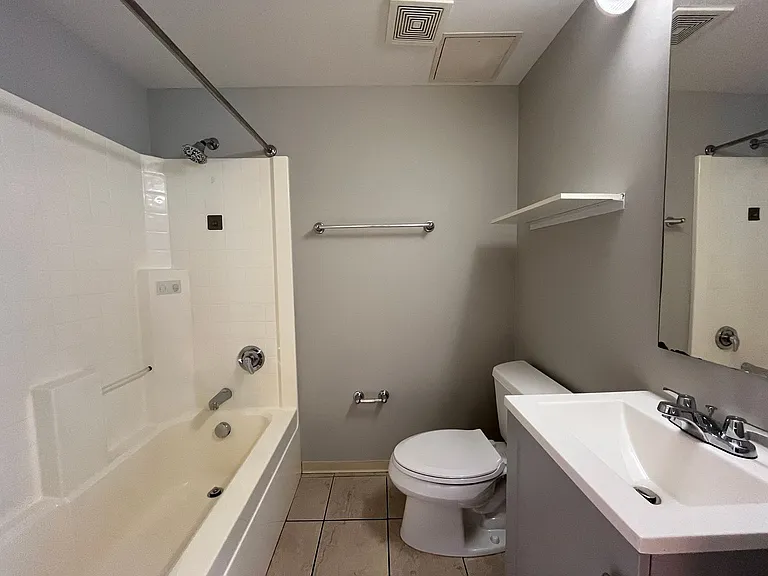 533 NE Holladay St #402 — Photo 19