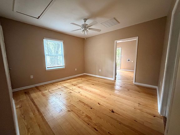 4th image of 3386 Linden St