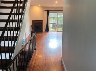 52 Randall Ave APT 8, Stamford, CT 06905