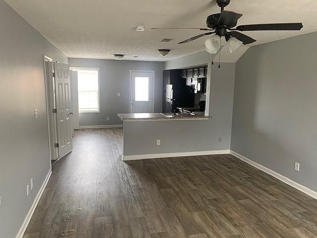 1st image of 820 Professional Park Dr APT 3A