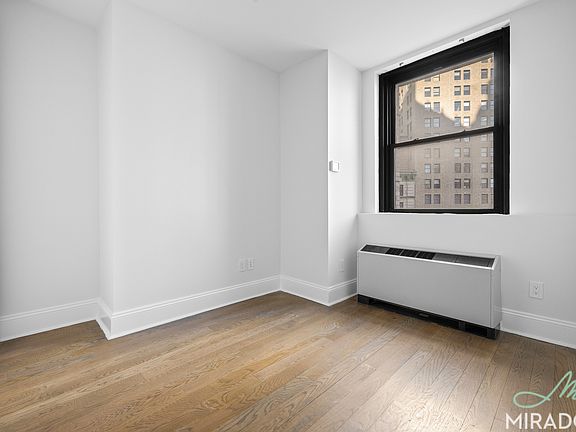 5th image of 15 Park Row APT 6L2