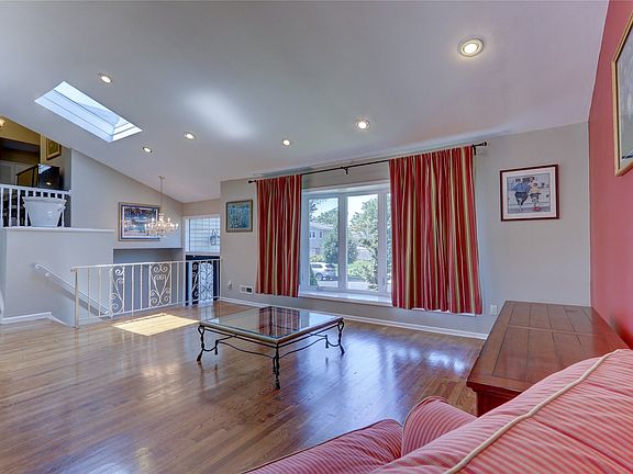2nd image of 14 Saint Lawrence Pl