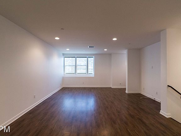 3rd image of 3921 Eagle Rock Blvd Unit 33
