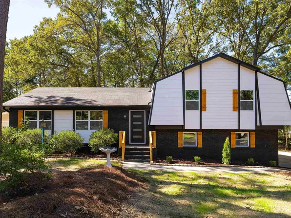 909 Colonial Dr, Alabaster, AL 35007