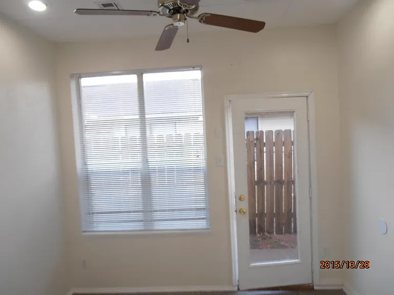4010 SW Hickory Ln — Photo 8