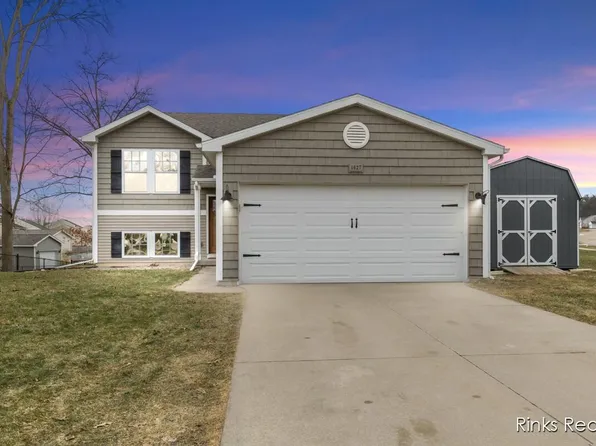 1627 Hamlet Dr, Lowell, MI 49331