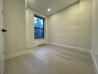 Rented by HOLTON REAL ESTATE INC.