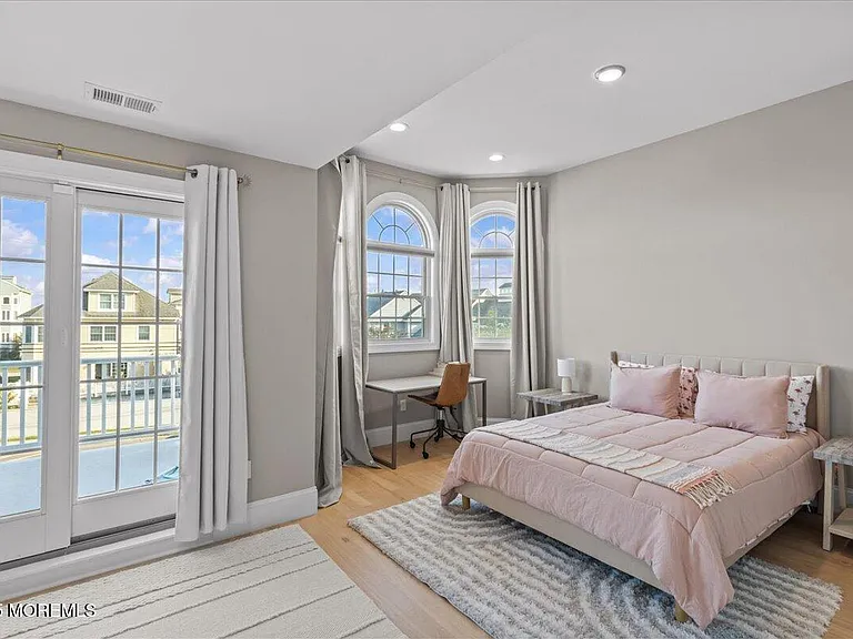 1613 Ocean Ave — Photo 18