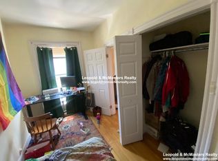 225 Newbury St APT 3J, Boston, MA 02116