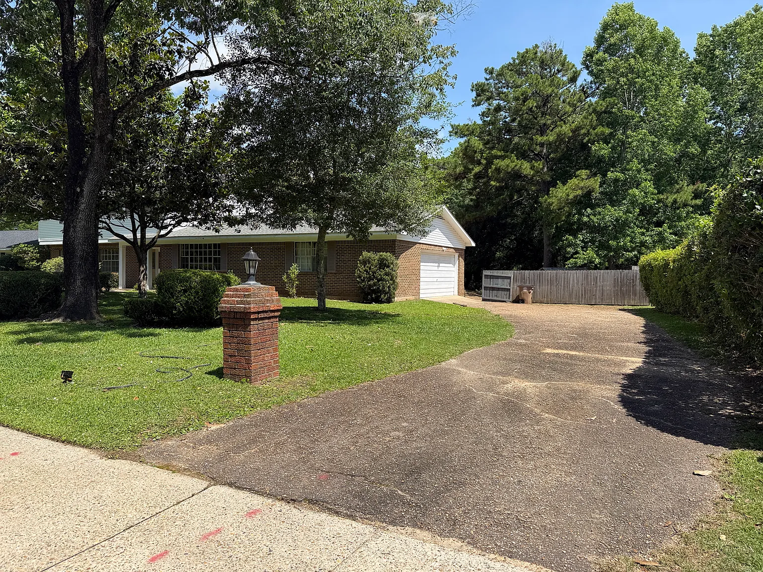 Available Now! 4 Bed / 3.5 Bath - Dog River W/Boat Slip & Pool!! — Photo 2