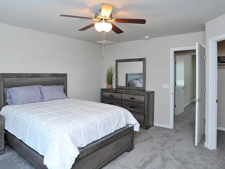 1218 E Blacklidge Dr — Photo 39